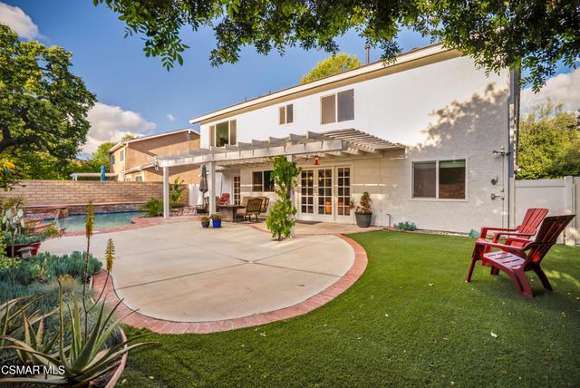 217 Parkview Drive, Oak Park, CA 91377