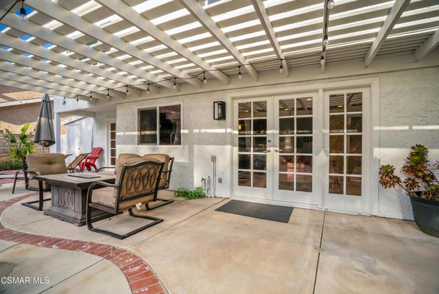 217 Parkview Drive, Oak Park, CA 91377