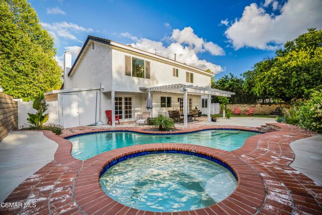 217 Parkview Drive, Oak Park, CA 91377