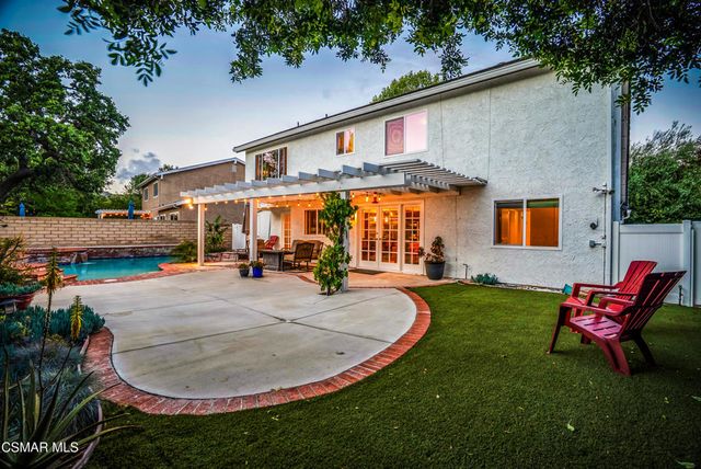 217 Parkview Drive, Oak Park, CA 91377