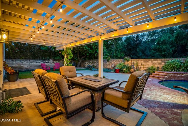 217 Parkview Drive, Oak Park, CA 91377