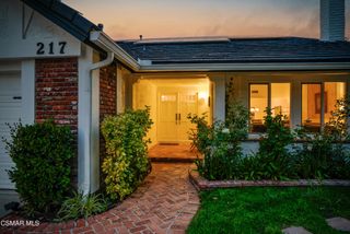 217 Parkview Drive, Oak Park, CA 91377