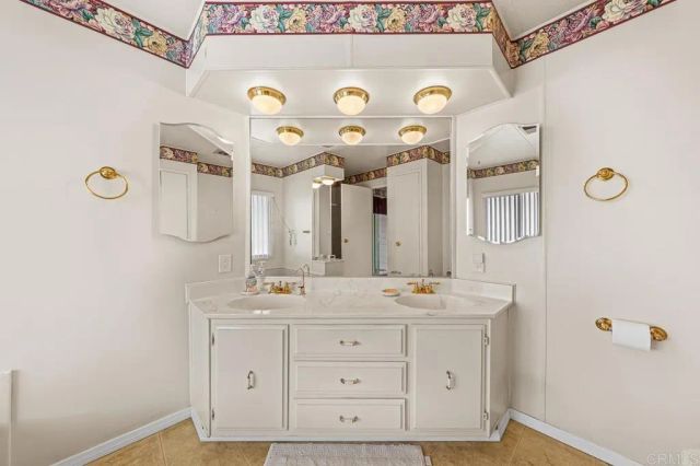 275 S Worthington 5, Spring Valley, CA 91977