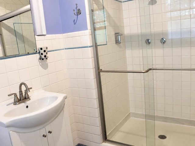 25 Larkin Street, Madison, WI 53705