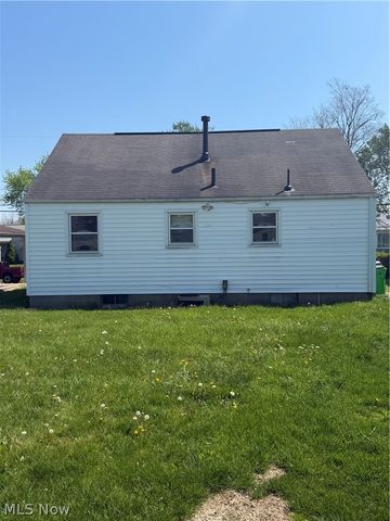 809 12th Street SW, Massillon, OH 44647