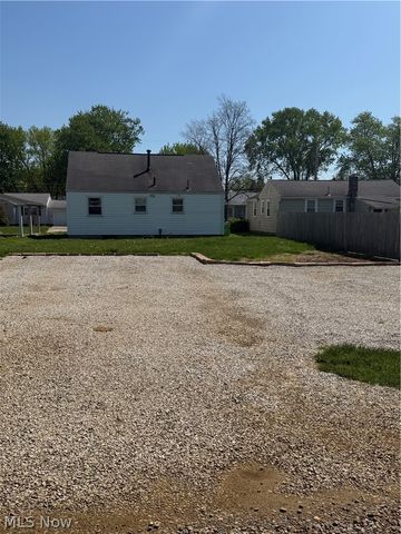 809 12th Street SW, Massillon, OH 44647