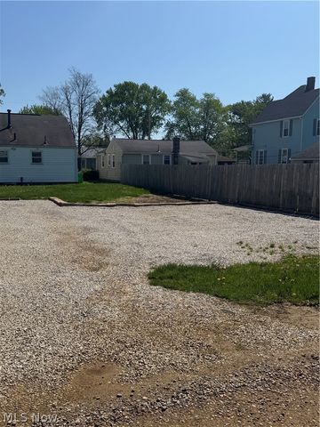 809 12th Street SW, Massillon, OH 44647
