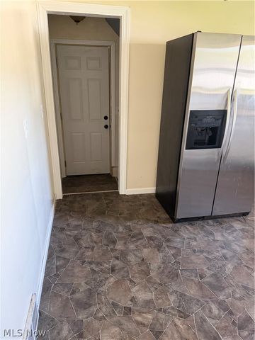 809 12th Street SW, Massillon, OH 44647