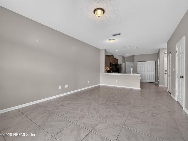 940 CAPITOL Parkway, Jacksonville, FL 32218