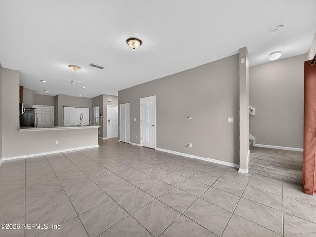 940 CAPITOL Parkway, Jacksonville, FL 32218