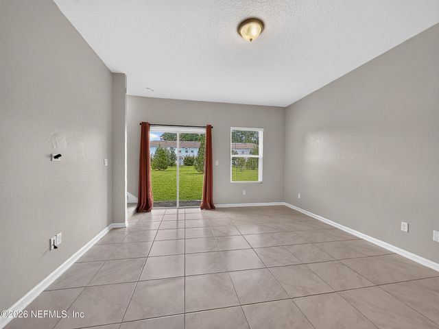 940 CAPITOL Parkway, Jacksonville, FL 32218