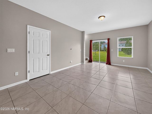 940 CAPITOL Parkway, Jacksonville, FL 32218