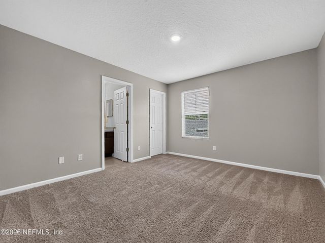 940 CAPITOL Parkway, Jacksonville, FL 32218