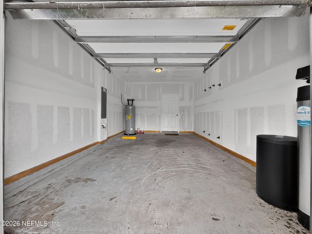 940 CAPITOL Parkway, Jacksonville, FL 32218