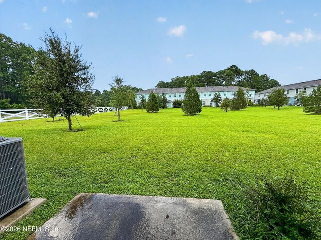 940 CAPITOL Parkway, Jacksonville, FL 32218