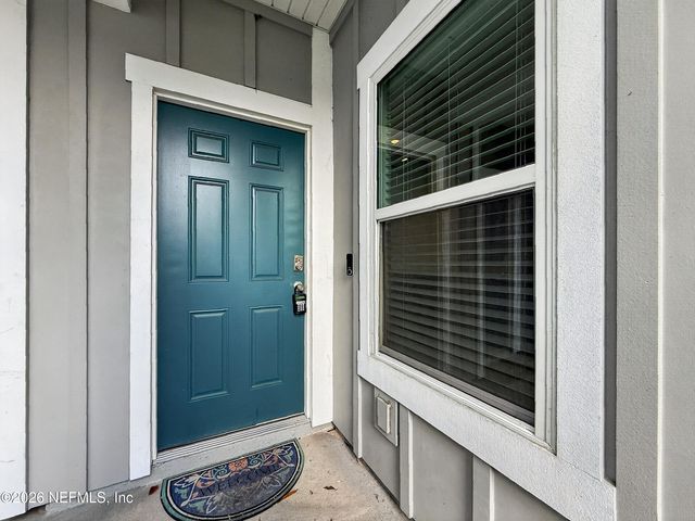 940 CAPITOL Parkway, Jacksonville, FL 32218