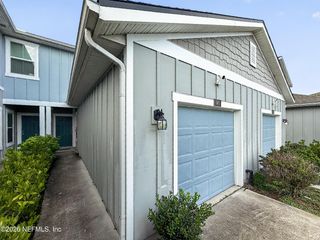 940 CAPITOL Parkway, Jacksonville, FL 32218