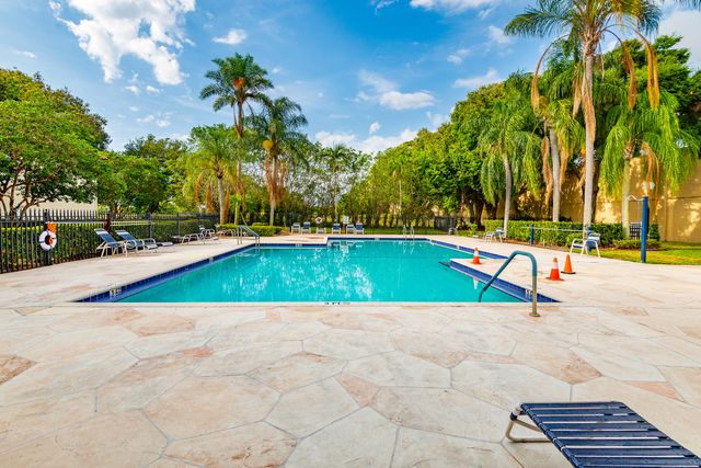 380 NW 67th Street J204, Boca Raton, FL 33487