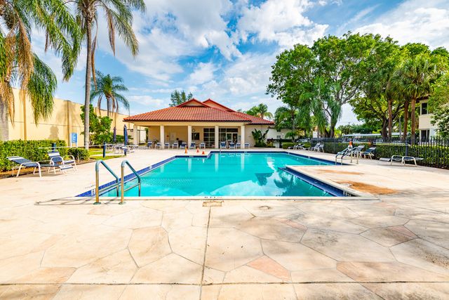 380 NW 67th Street J204, Boca Raton, FL 33487