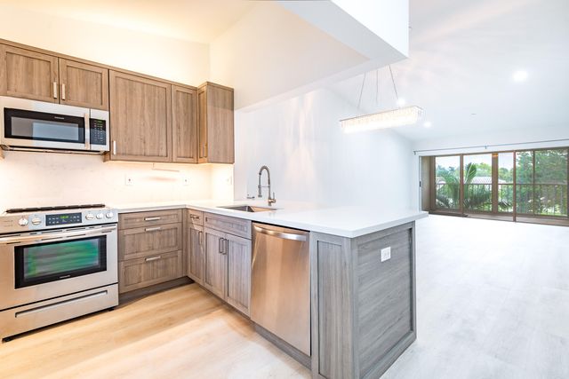 380 NW 67th Street J204, Boca Raton, FL 33487