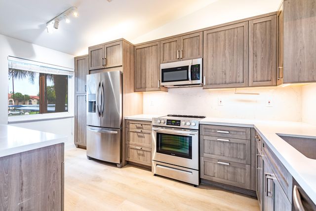 380 NW 67th Street J204, Boca Raton, FL 33487