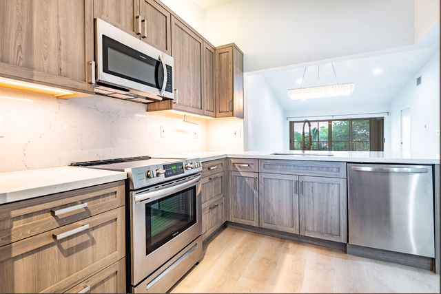 380 NW 67th Street J204, Boca Raton, FL 33487