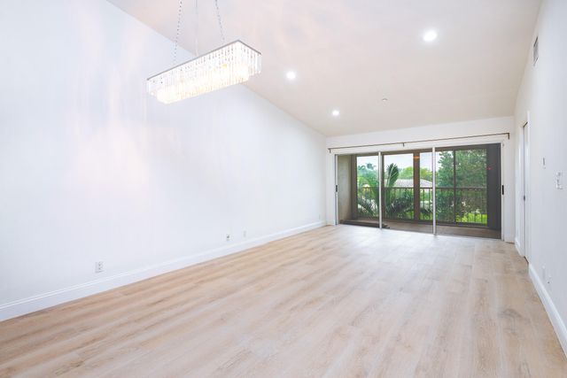 380 NW 67th Street J204, Boca Raton, FL 33487