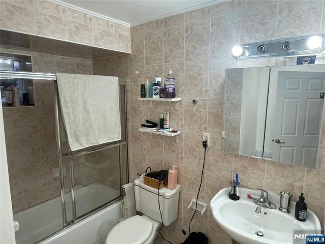 248 Kingsland Avenue 1, Lyndhurst, NJ 07071