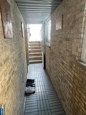 248 Kingsland Avenue 1, Lyndhurst, NJ 07071