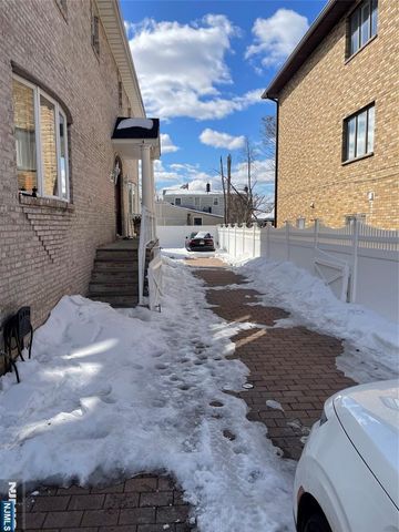 248 Kingsland Avenue 1, Lyndhurst, NJ 07071