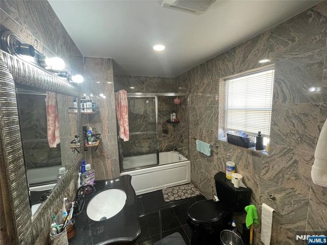 248 Kingsland Avenue 1, Lyndhurst, NJ 07071