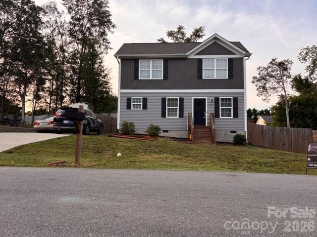 606 E Carpenter Street, Dallas, NC 28034
