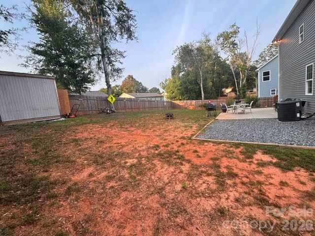 606 E Carpenter Street, Dallas, NC 28034
