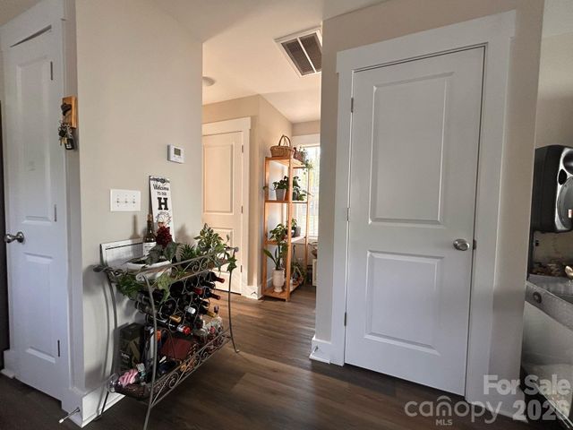 606 E Carpenter Street, Dallas, NC 28034