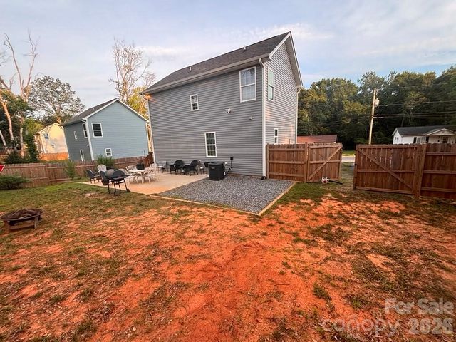 606 E Carpenter Street, Dallas, NC 28034