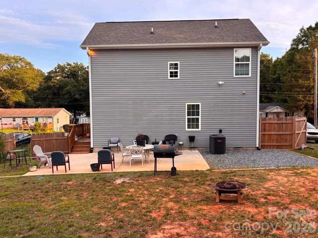 606 E Carpenter Street, Dallas, NC 28034