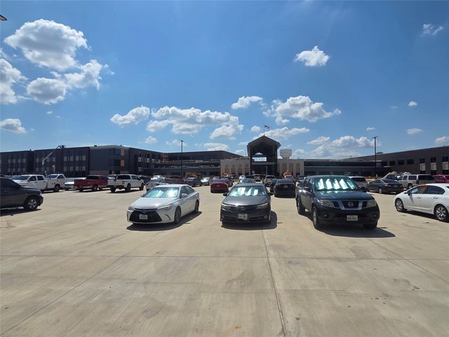 2580 N Loop 336 E, Conroe, TX 77304