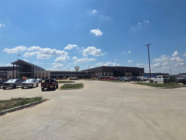2580 N Loop 336 E, Conroe, TX 77304