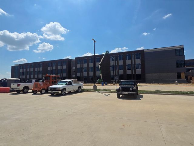 2580 N Loop 336 E, Conroe, TX 77304