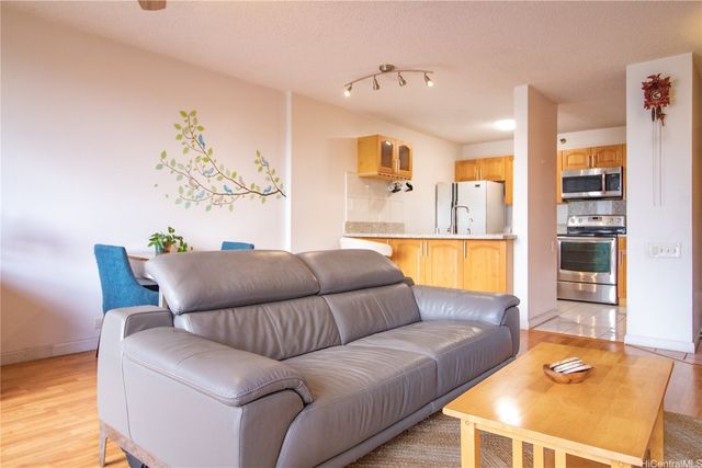 60 N Beretania Street 604, Honolulu, HI 96817