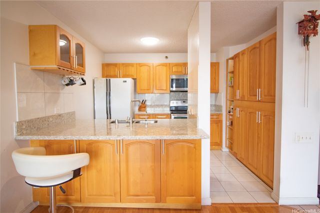 60 N Beretania Street 604, Honolulu, HI 96817