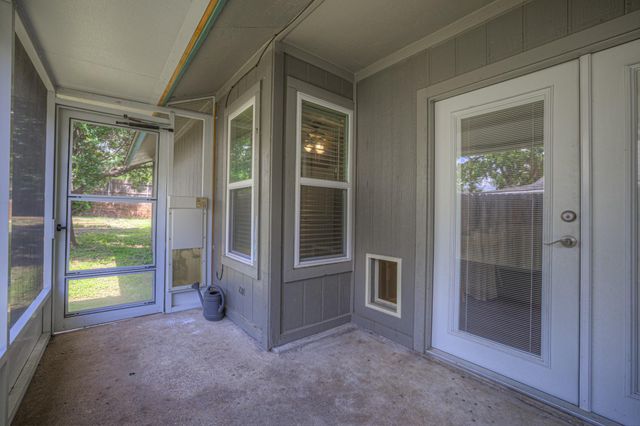 1905 Castle Gate CIR, San Marcos, TX 78666