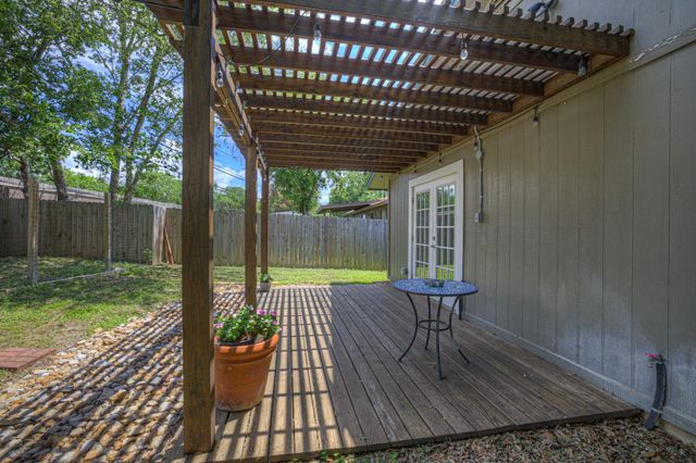 1905 Castle Gate CIR, San Marcos, TX 78666