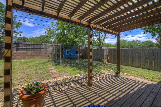 1905 Castle Gate CIR, San Marcos, TX 78666