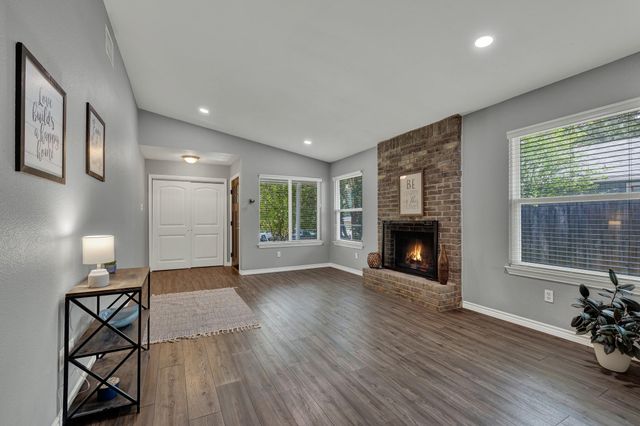 1905 Castle Gate CIR, San Marcos, TX 78666