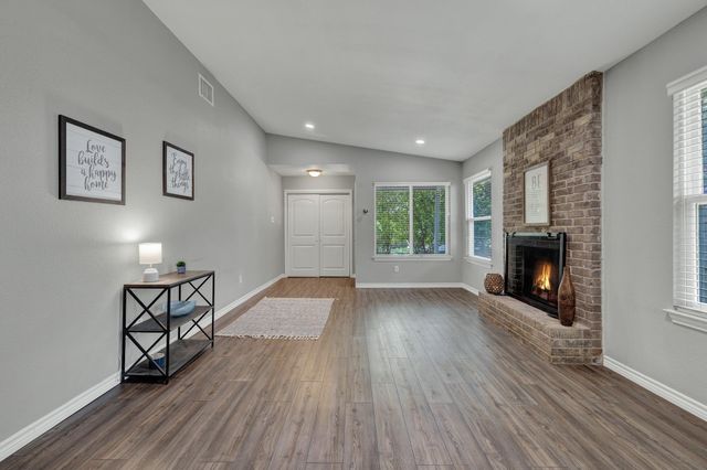 1905 Castle Gate CIR, San Marcos, TX 78666