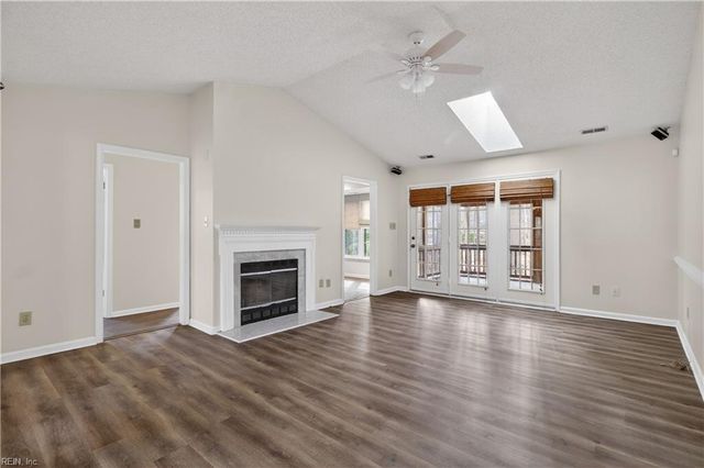 404 Dahoon CT, Chesapeake, VA 23320