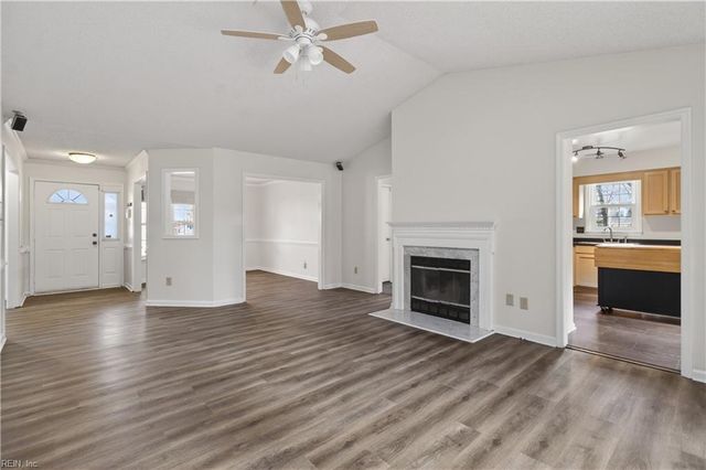 404 Dahoon CT, Chesapeake, VA 23320