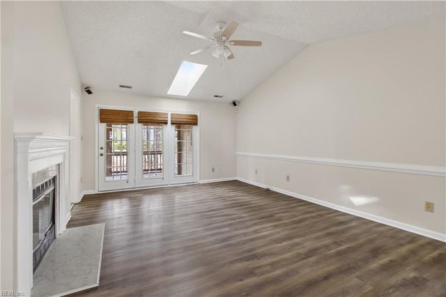 404 Dahoon CT, Chesapeake, VA 23320