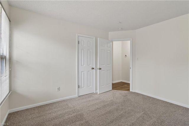 404 Dahoon CT, Chesapeake, VA 23320